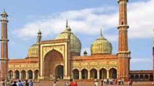 आस पास घूमने की जगह के लिए दिल्ली की प्रसिद्ध जगह जामा मस्जिद